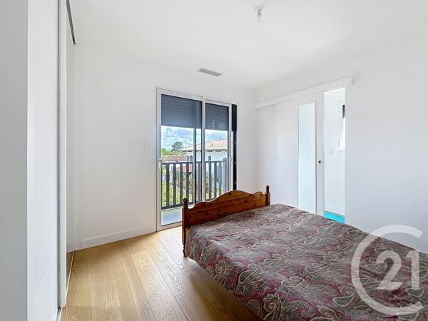 Maison à vendre  5 pièces - 132,36 m 2   GUJAN MESTRAS  - 33