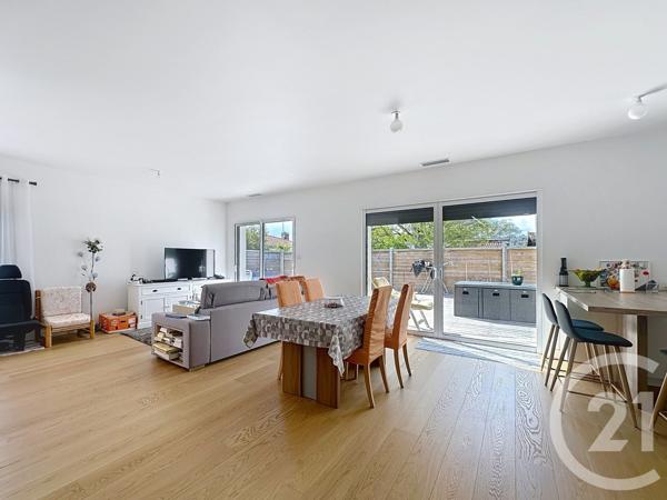 Maison à vendre  5 pièces - 132,36 m 2   GUJAN MESTRAS  - 33