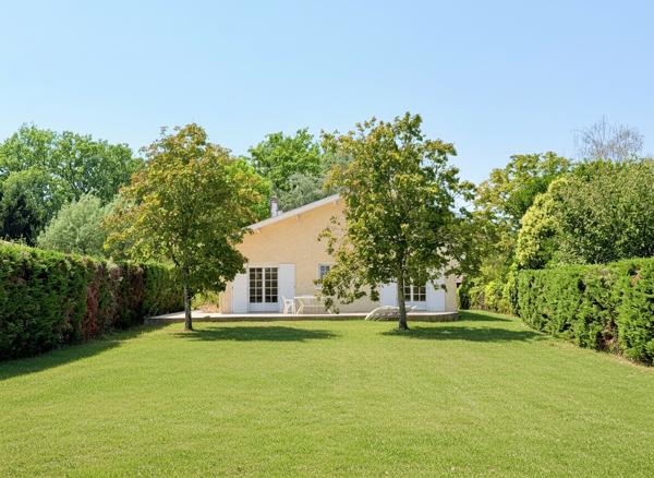 Maison
         5 pièces
        - 130 m² 899 000 € *