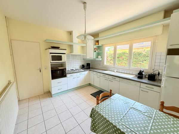 Maison
         5 pièces
        - 130 m² 899 000 € *