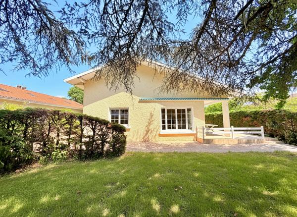 Maison
         5 pièces
        - 130 m² 899 000 € *