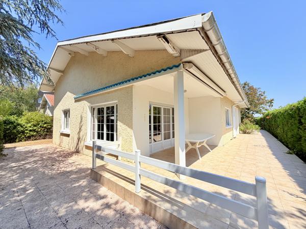 Maison
         5 pièces
        - 130 m² 899 000 € *