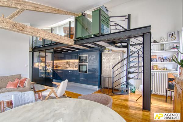 Versailles Ermitage Appartement duplex 4 pièces 91 m² au sol 2ème et dernier étage €699 000 ** - Référence 25948