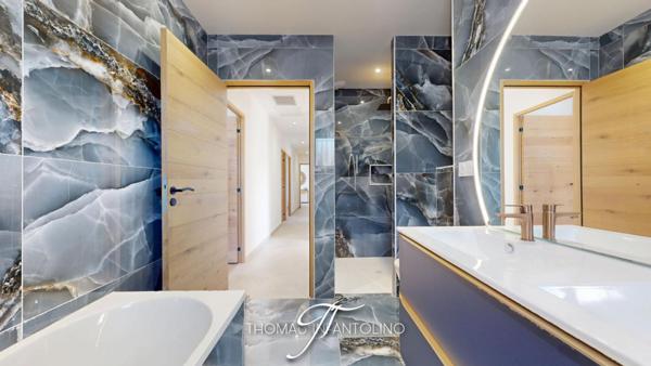 EN EXCLUSIVITE - PLAIN PIED - 4 CHAMBRES - PISCINE - GARAGE