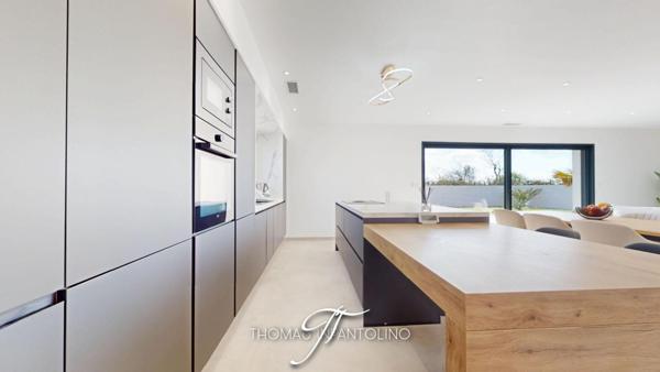 EN EXCLUSIVITE - PLAIN PIED - 4 CHAMBRES - PISCINE - GARAGE