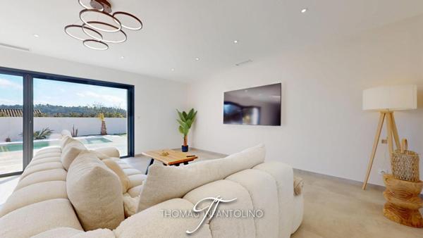 EN EXCLUSIVITE - PLAIN PIED - 4 CHAMBRES - PISCINE - GARAGE