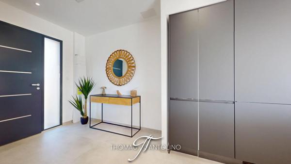 EN EXCLUSIVITE - PLAIN PIED - 4 CHAMBRES - PISCINE - GARAGE