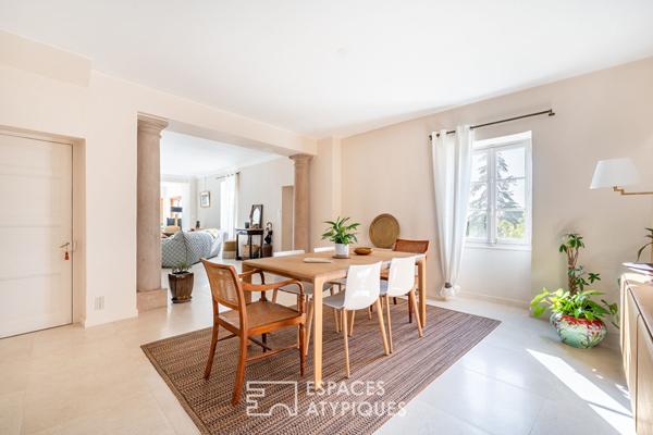 Maison de famille, en pierre, avec vue