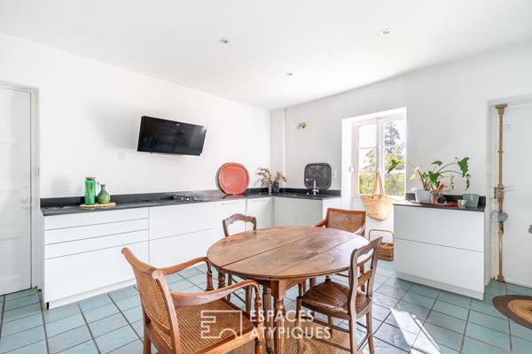 Maison de famille, en pierre, avec vue