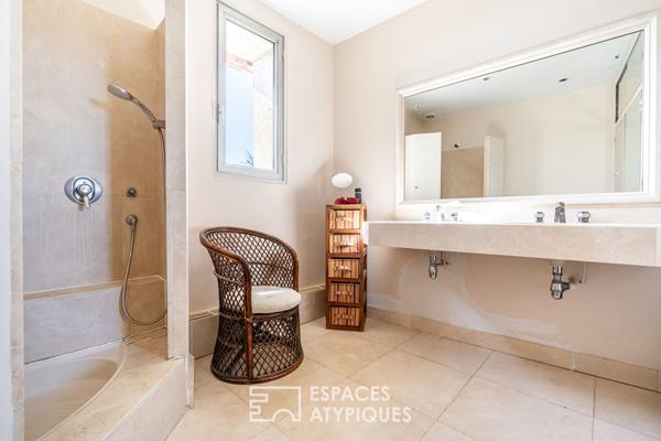 Maison de famille, en pierre, avec vue