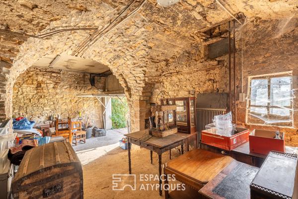 Maison de famille, en pierre, avec vue