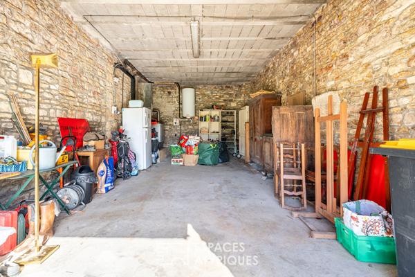 Maison de famille, en pierre, avec vue