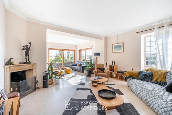 Maison de famille, en pierre, avec vue