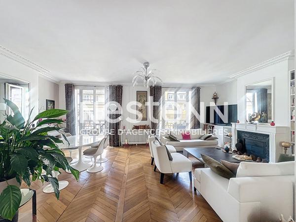 Nestenn Paris Haussmann - Paris 17ème - Appartement 6 pièces 174.11 m2 - Balcon filant - Ascenseur - Box parking - Double cave