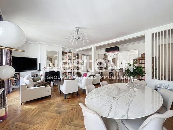 Nestenn Paris Haussmann - Paris 17ème - Appartement 6 pièces 174.11 m2 - Balcon filant - Ascenseur - Box parking - Double cave