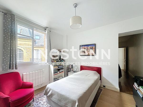 Nestenn Paris Haussmann - Paris 17ème - Appartement 6 pièces 174.11 m2 - Balcon filant - Ascenseur - Box parking - Double cave