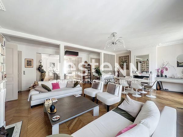 Nestenn Paris Haussmann - Paris 17ème - Appartement 6 pièces 174.11 m2 - Balcon filant - Ascenseur - Box parking - Double cave