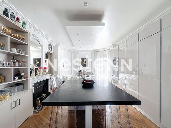 Nestenn Paris Haussmann - Paris 17ème - Appartement 6 pièces 174.11 m2 - Balcon filant - Ascenseur - Box parking - Double cave