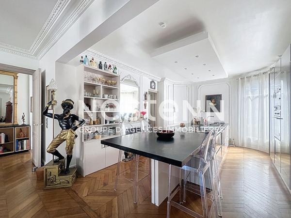 Nestenn Paris Haussmann - Paris 17ème - Appartement 6 pièces 174.11 m2 - Balcon filant - Ascenseur - Box parking - Double cave