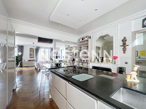 Nestenn Paris Haussmann - Paris 17ème - Appartement 6 pièces 174.11 m2 - Balcon filant - Ascenseur - Box parking - Double cave