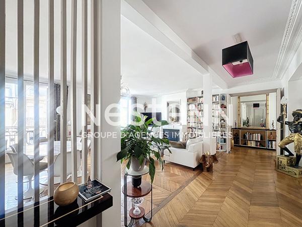 Nestenn Paris Haussmann - Paris 17ème - Appartement 6 pièces 174.11 m2 - Balcon filant - Ascenseur - Box parking - Double cave