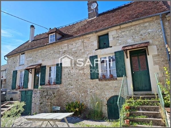 JOLIE MAISON ANCIENNE AVEC DEPENDANCE AMENAGEE ET BEAU TERRAIN