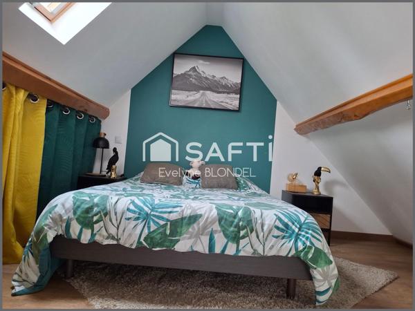 JOLIE MAISON ANCIENNE AVEC DEPENDANCE AMENAGEE ET BEAU TERRAIN