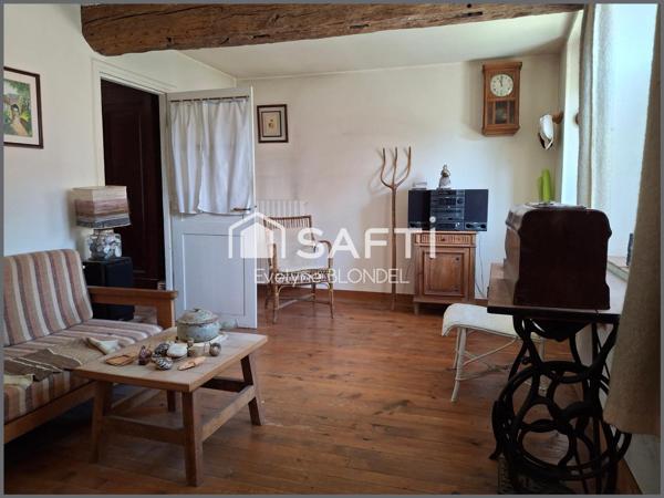 JOLIE MAISON ANCIENNE AVEC DEPENDANCE AMENAGEE ET BEAU TERRAIN