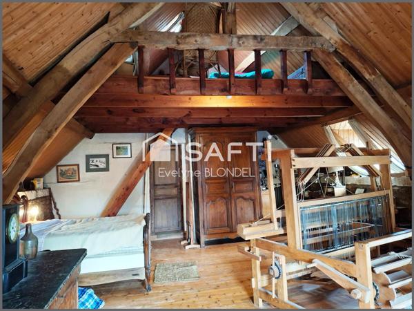 JOLIE MAISON ANCIENNE AVEC DEPENDANCE AMENAGEE ET BEAU TERRAIN