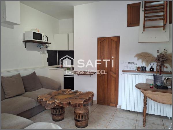 JOLIE MAISON ANCIENNE AVEC DEPENDANCE AMENAGEE ET BEAU TERRAIN