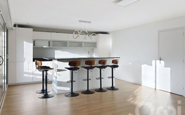 Appartement à vendre    5 pièces • 122,89 m2 Maisons-Alfort