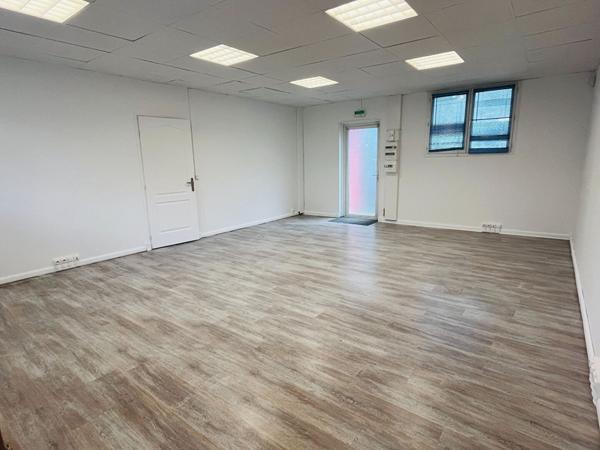 Venelles - Local d'activité 65m²