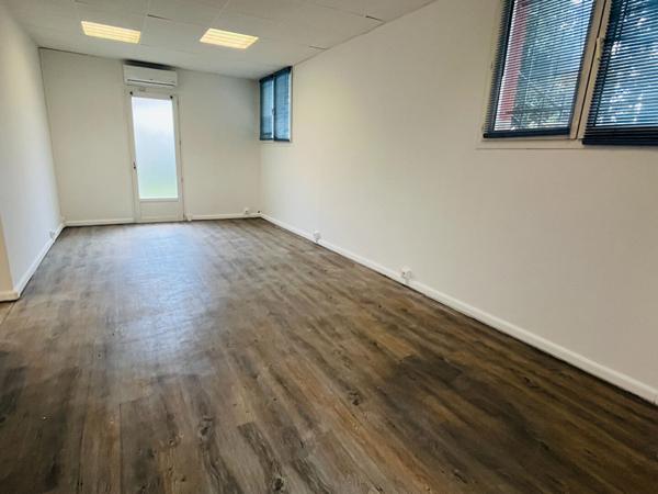 Venelles - Local d'activité 65m²