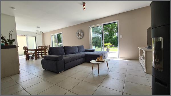 Maison à Bressuire, 79300 - 7 pièces 120m²