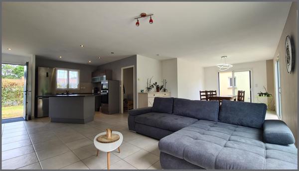 Maison à Bressuire, 79300 - 7 pièces 120m²