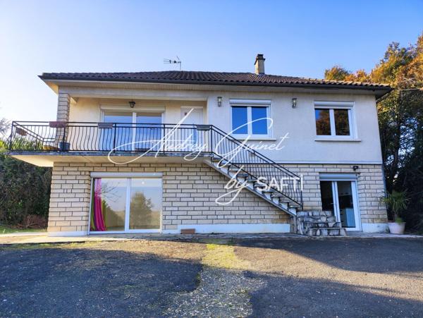 Maison familiale rénovée avec sous-sol aménagé et grand terrain