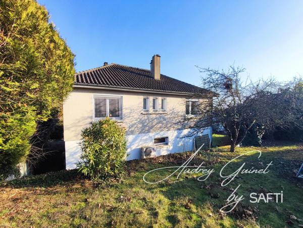 Maison familiale rénovée avec sous-sol aménagé et grand terrain