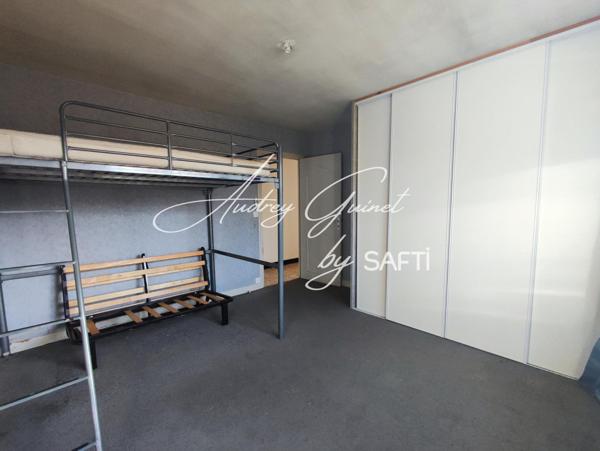 Maison familiale rénovée avec sous-sol aménagé et grand terrain