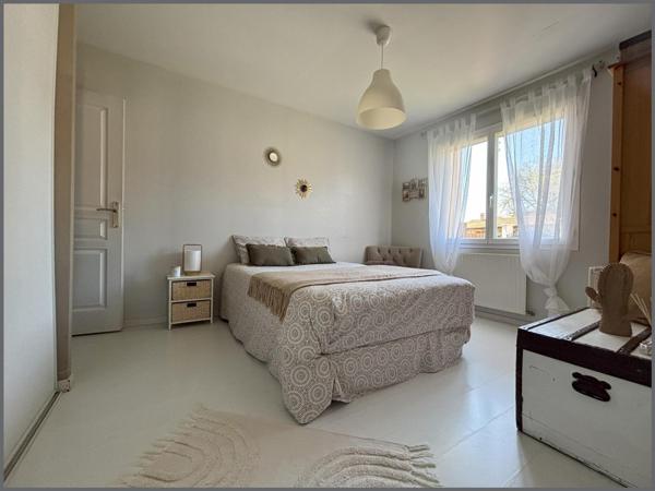 Maison 4 chambres avec piscine au calme