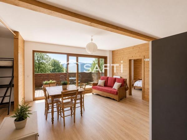 T3 dans un chalet de montagne avec jardin (environ 300m2) sur une parcelle de 7 687m2, à 5 minutes en voiture du centre.