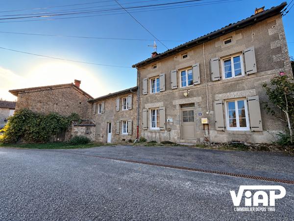 Ferme rénovée avec dépendances , Compreignac