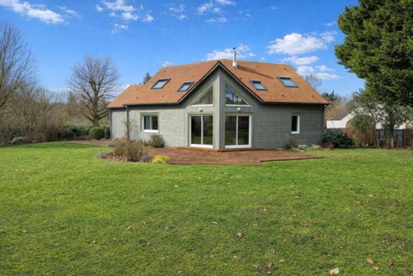 Maison à YVRE-L'EVEQUE, 72530 - 6 pièces 165m²