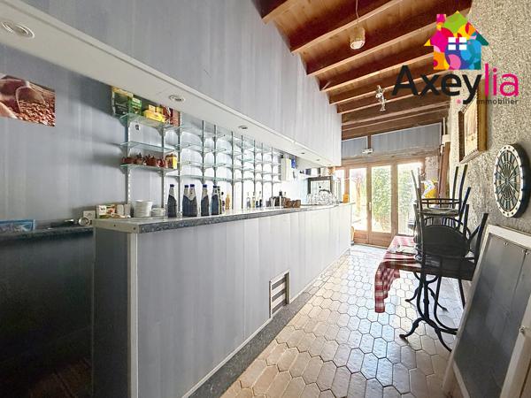 A VENDRE - LES NOËS - ANCIENNE AUBERGE À RÉNOVER AVEC APPARTEMENT