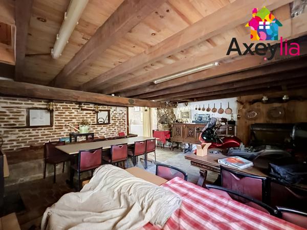 A VENDRE - LES NOËS - ANCIENNE AUBERGE À RÉNOVER AVEC APPARTEMENT