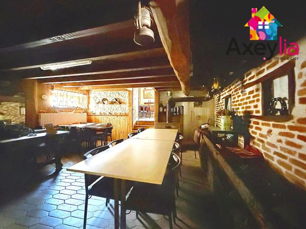 A VENDRE - LES NOËS - ANCIENNE AUBERGE À RÉNOVER AVEC APPARTEMENT