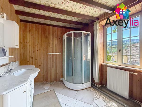 A VENDRE - LES NOËS - ANCIENNE AUBERGE À RÉNOVER AVEC APPARTEMENT