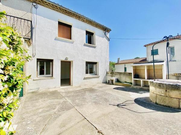 Maison de ville T4 - centre village - 114m² habitables avec cour et garage 
