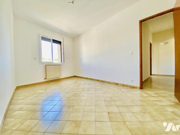 Maison de ville T4 - centre village - 114m² habitables avec cour et garage 