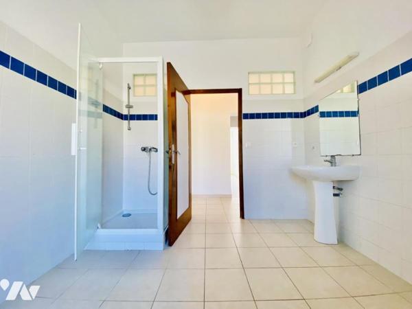 Maison de ville T4 - centre village - 114m² habitables avec cour et garage 