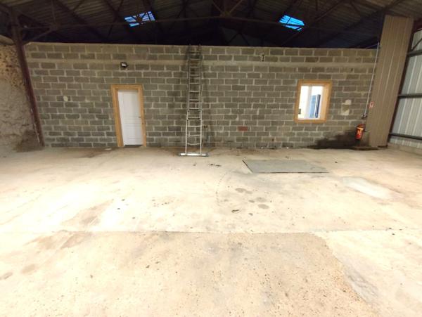 Local Commercial 1 pièce - 73 m²